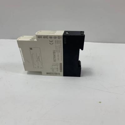 9425